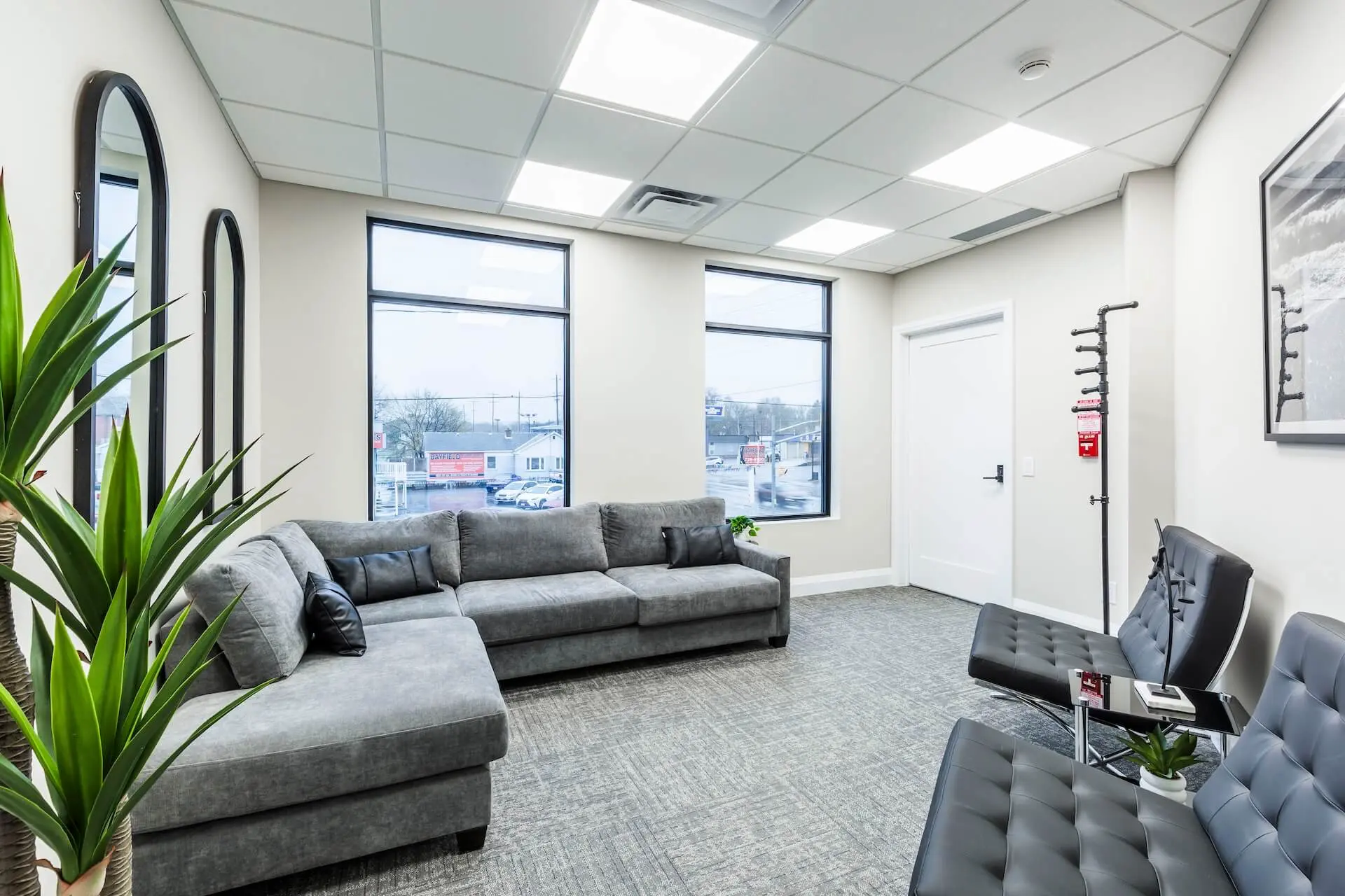 The waiting area at the InnerSight Psychotherapy Barrie office
